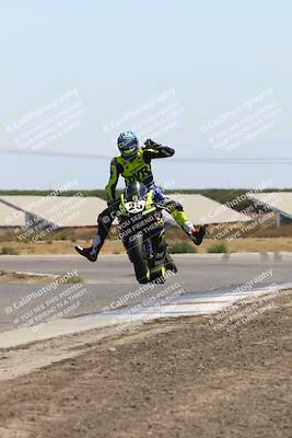 media/Aug-03-2025-TrackDaz (Sun) [[bf4a71acf9]]/B Group/1220pm (Wheelie Bump)/